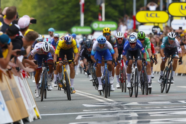 Návrat k záveru 3. etapy: Van Aert nevie, o čom Sagan hovorí, Ewan viní z incidentu oboch