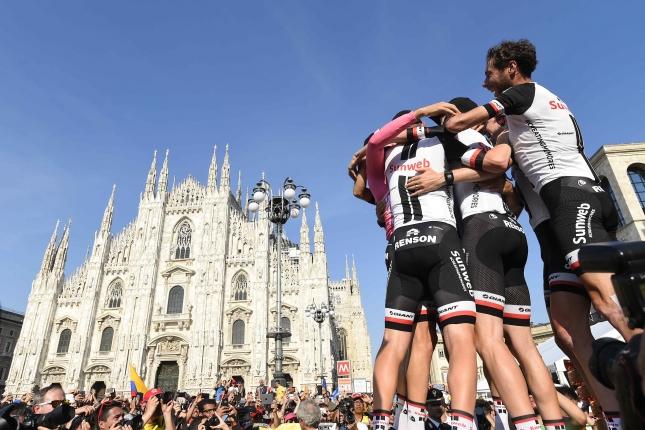 Na GT dominovaly Sky a Sunweb, Quick-Step Floors hromadil etapové triumfy