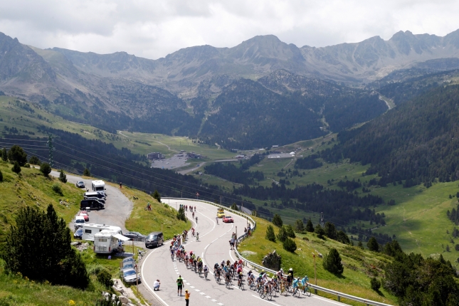 V desiatej etape Sagan zničil Nibaliho a Costove šance na etapový triumf 