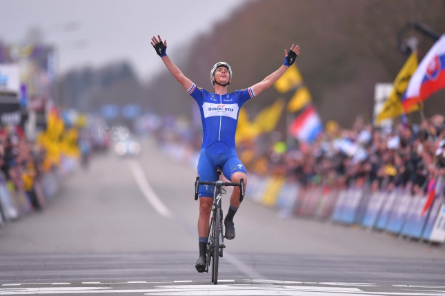 Sagan a Terpstra kraľovali na kockách, videli sme od nich odvážne sólové útoky