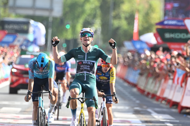 Vuelta: Nedeľňajšia skrátená etapa sa stala korisťou klasikárov a Van Aerta, získal svoje druhé a pre Vismu piate víťazstvo