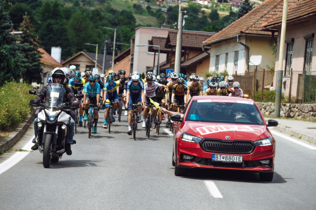 V Novej Bani cez víkend znovu uvidíme veľkú cyklistiku, naša V4 opäť aj v ženskej verzii