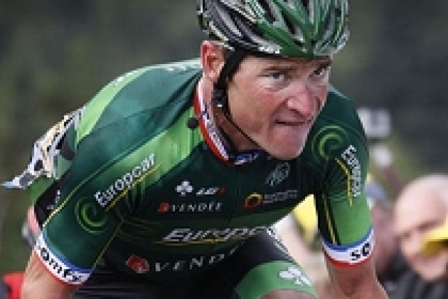 V šestnástej etape francúzska dráma, Velits potiahol van Garderena