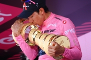 GIRO ŠPECIÁL: Bernal profesorsky zvládol záver, Caruso miláčikom domácich (podcast)