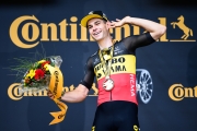 Okolo Británie: V poslednej etape triumf Van Aerta pred veteránmi, Belgičan aj vyzliekol Haytera z líderského dresu